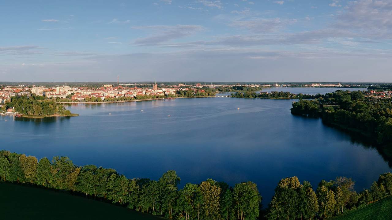Jezioro Ełckie - zdjęcie akwenu, nad którym leży Kąpielisko nr 2