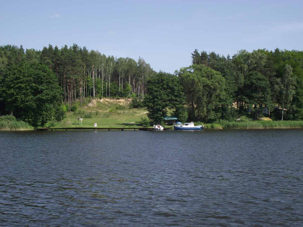 Jezioro Jeziorak - zdjęcie akwenu, nad którym leży Kąpielisko Miejskie Iława-Kajki