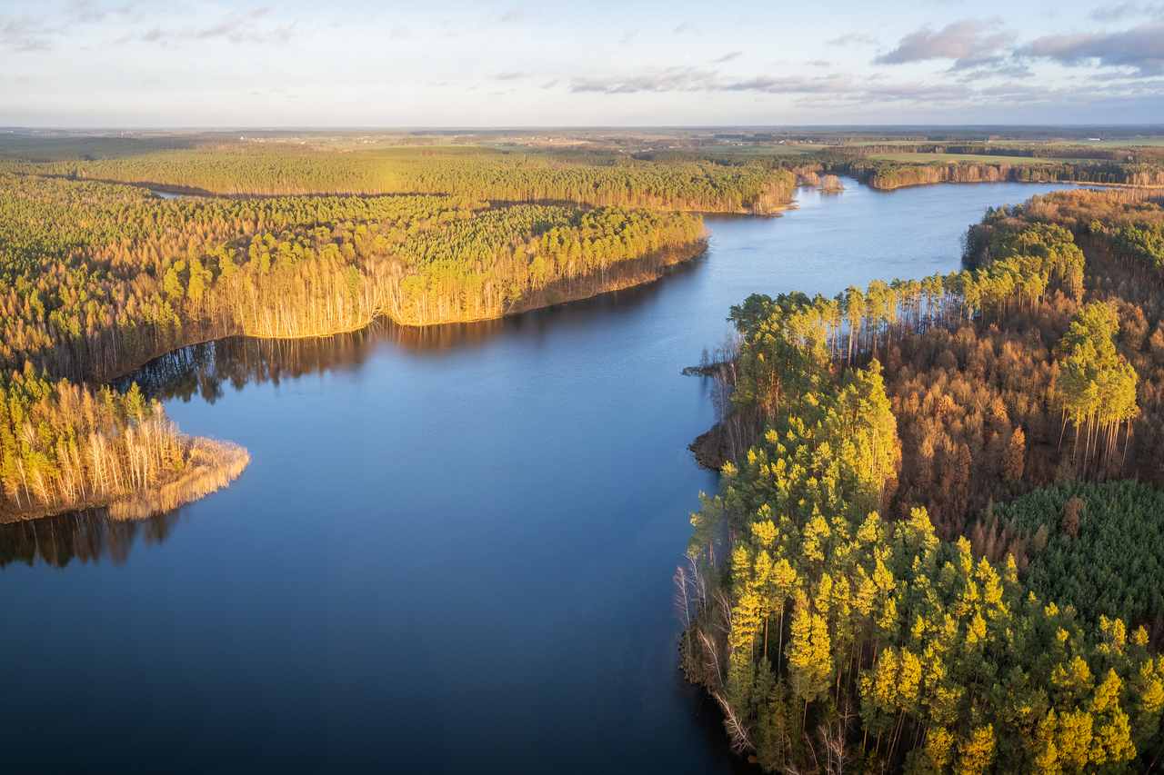 Zbiornik Koronowski - zdjęcie akwenu, nad którym leży Kąpielisko gminne w Koronowie - Pieczyskach nad Zalewem Koronowskim